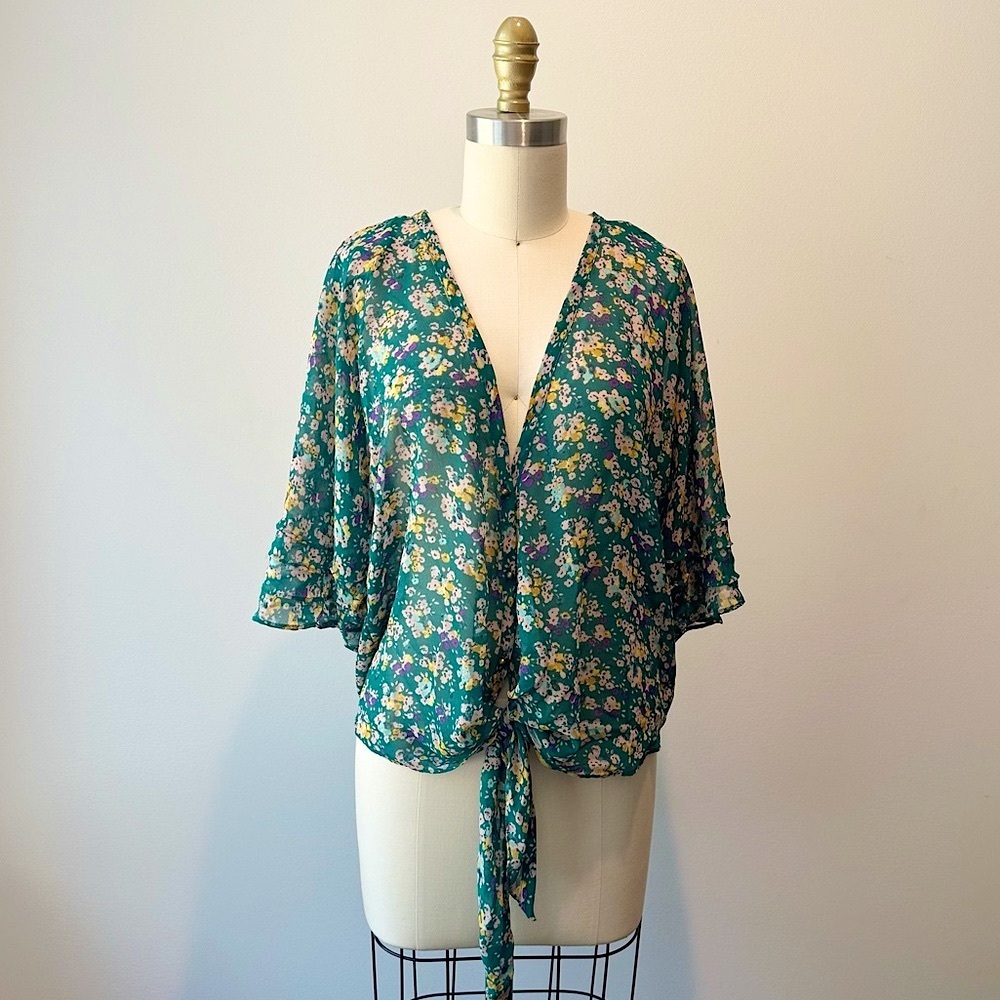 **JESSICA SIMPSON Tie Front Sheer Flowy Flutter Sleeve Blouse Floral - Picture 2 of 10